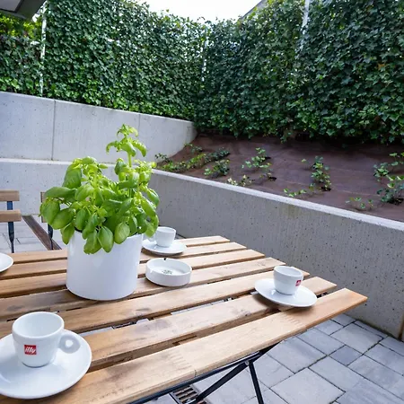 Black&white شقة *