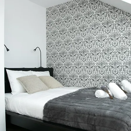 Black&white Apartment