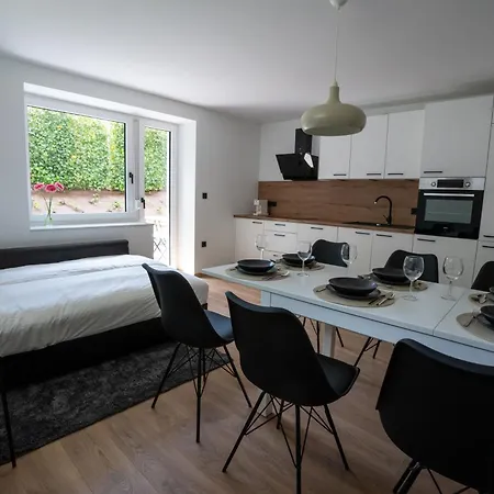 Apartment Black&white *