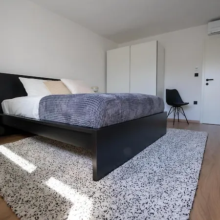 Black&white Apartment