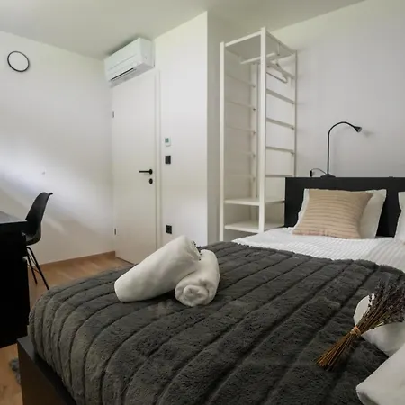 Apartment Black&white