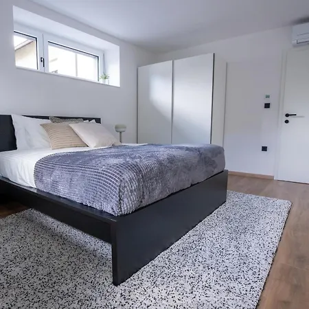 Apartma Black&white *