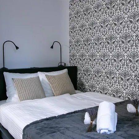 Black&white Apartment